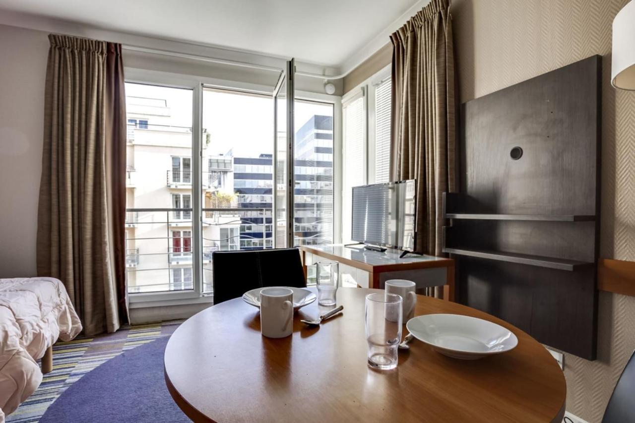 Guestready - Studio Cosy Pres Du Metro อิซซีเลมูลิโนต์ ภายนอก รูปภาพ